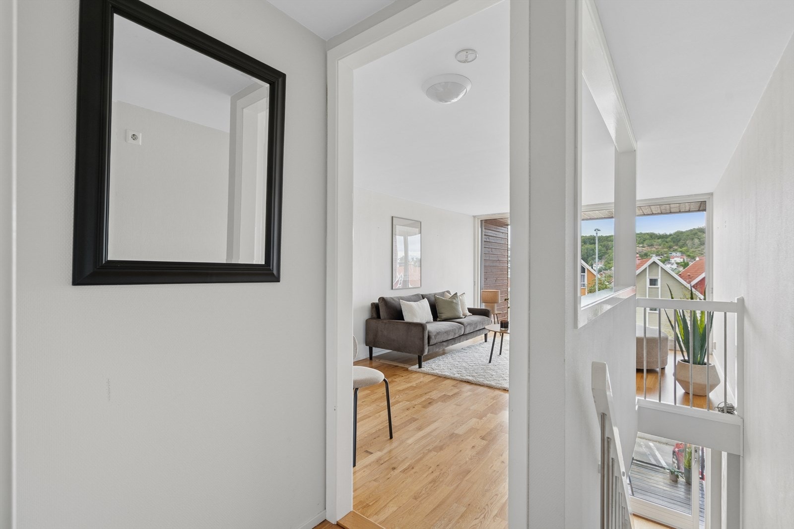 Mellomgang 2. etasje. Galleribilde