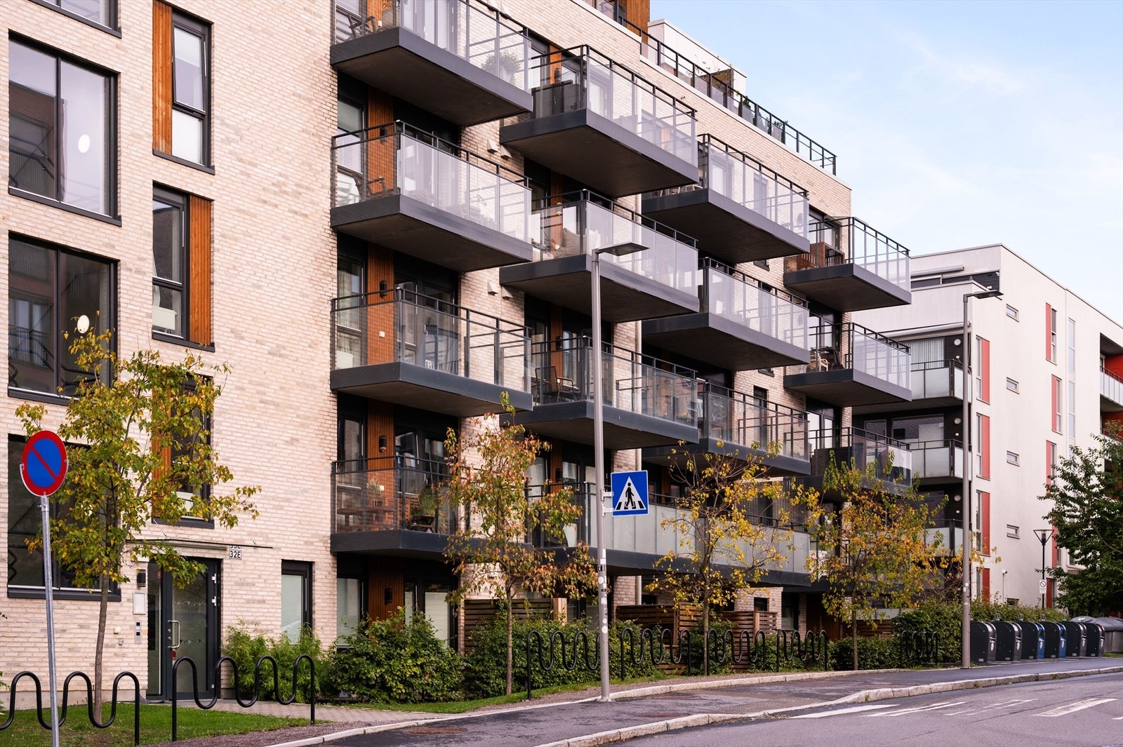Ensjø er i sterk utvikling med hyggelige torg, parker og kafeer - samtidig som du er kun få minutter fra sentrum. Galleribilde