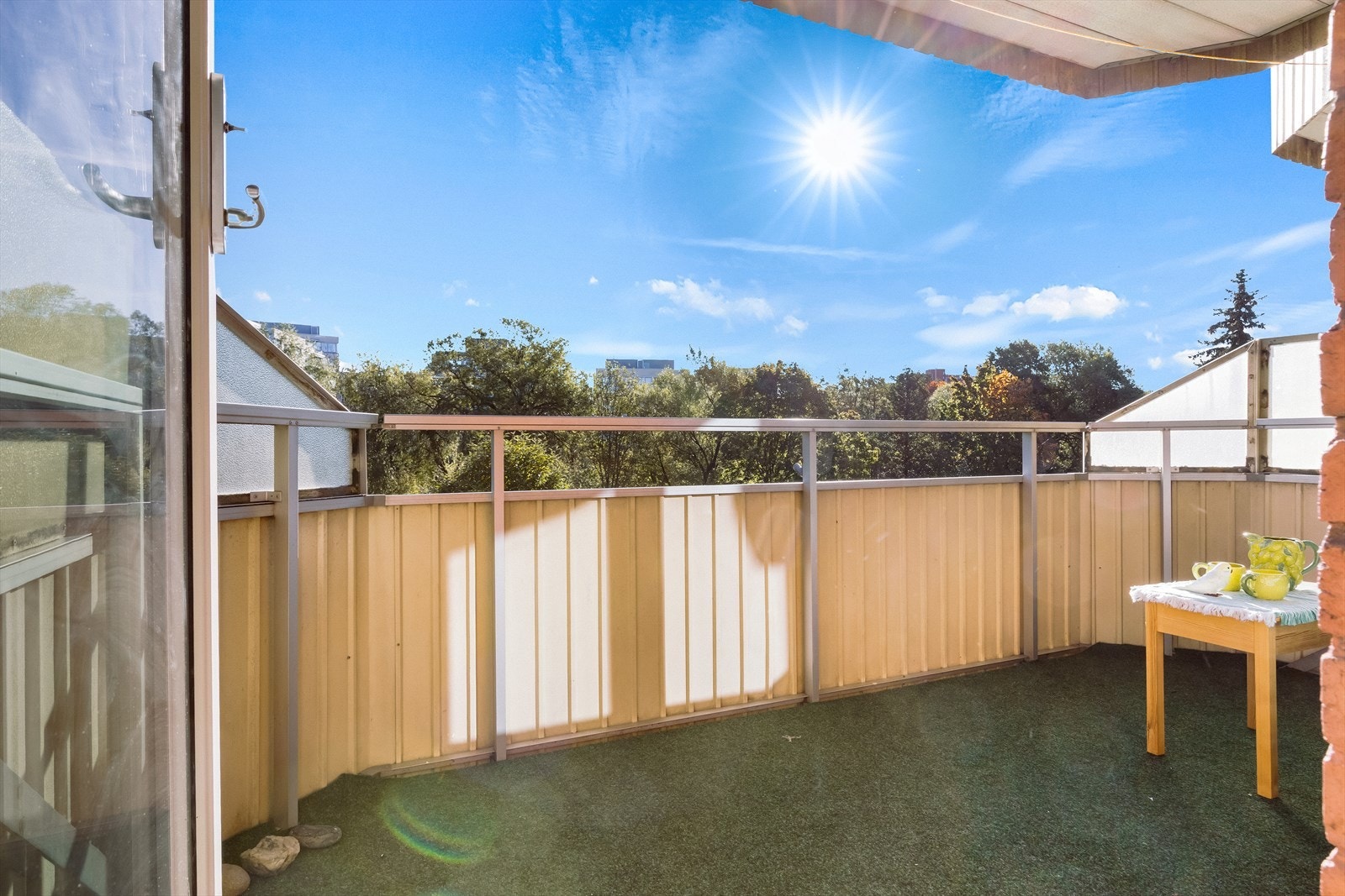 Østvendt og solrik balkong er på på 8.7 m². Galleribilde