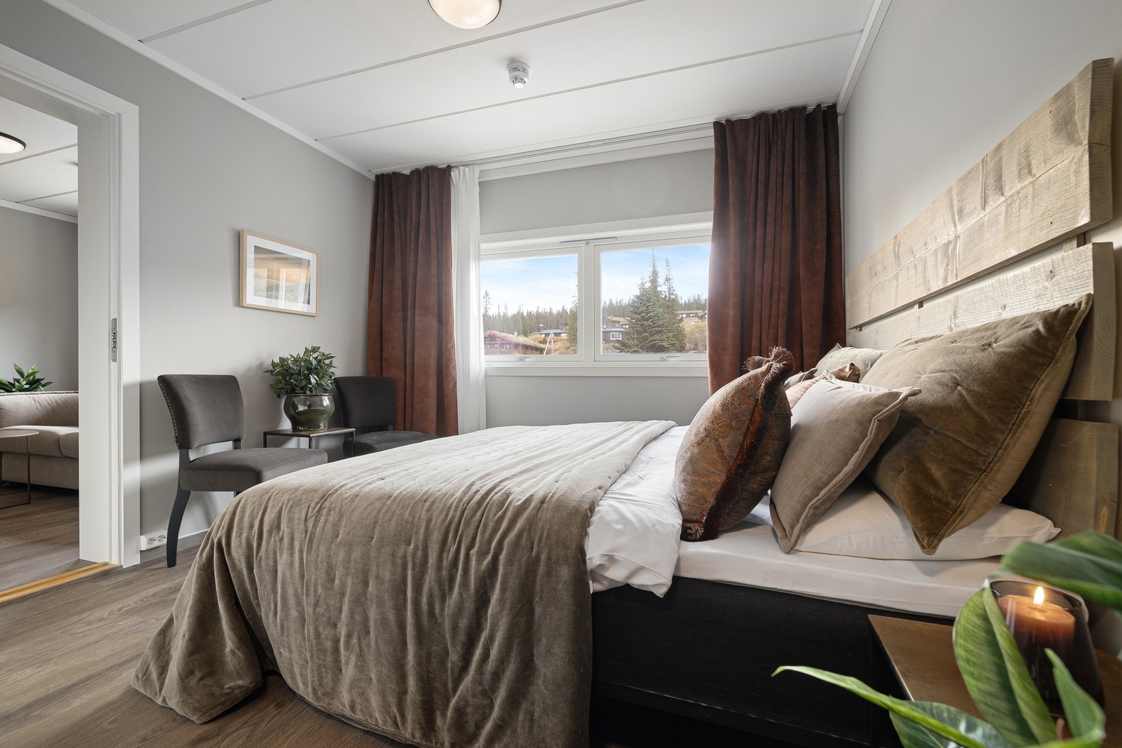 Rommet er harmonisk innredet. Galleribilde