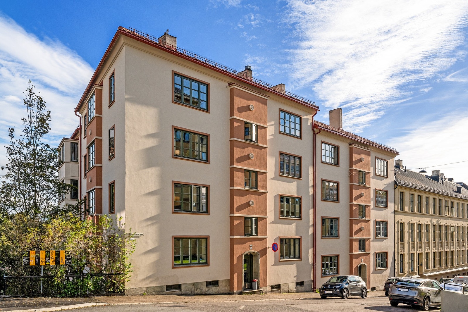 Fasade. Sentral og attraktiv beliggenhet. Galleribilde