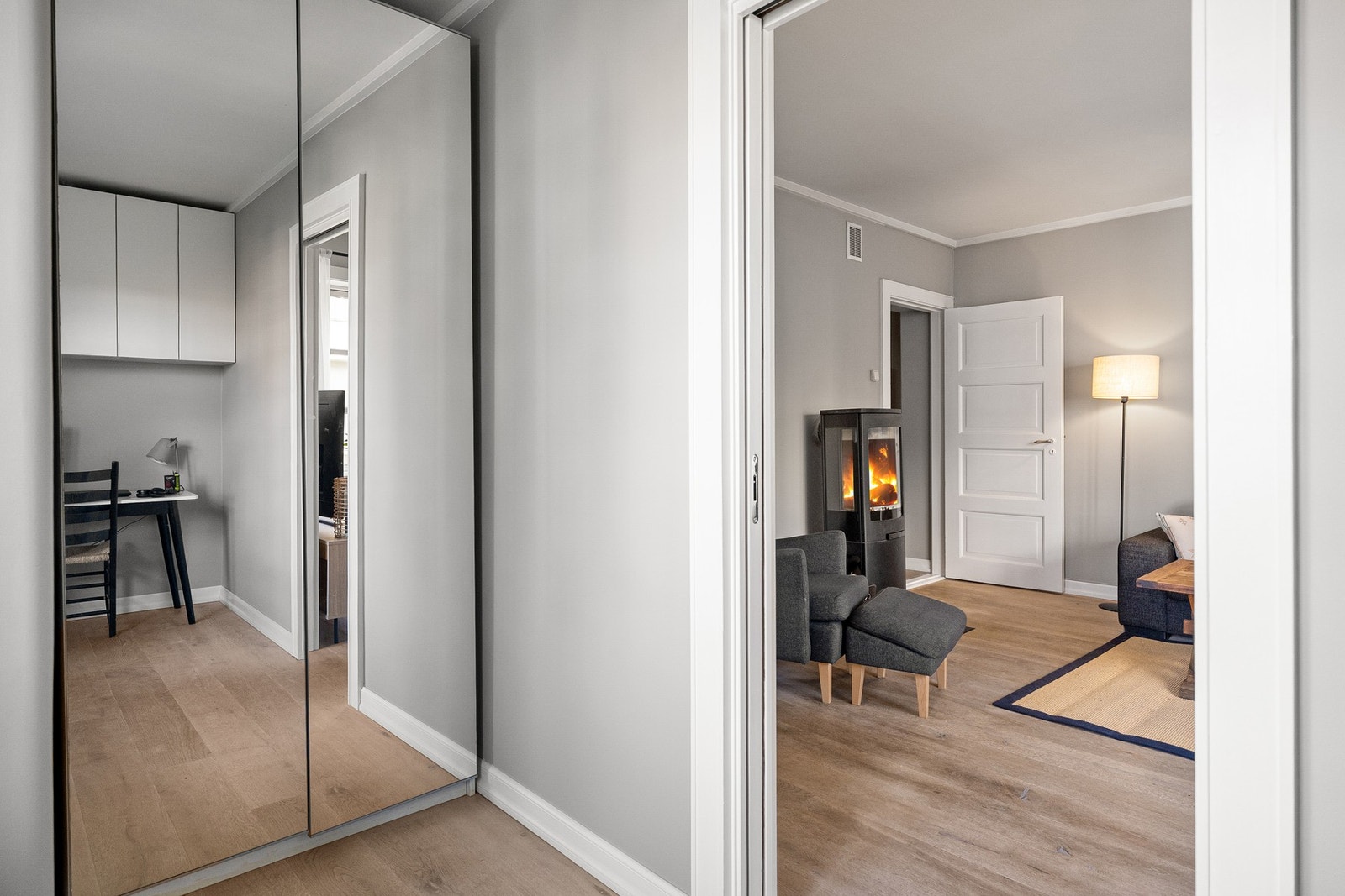 Også her er det oppbevaringsplass i garderobeskap. Galleribilde