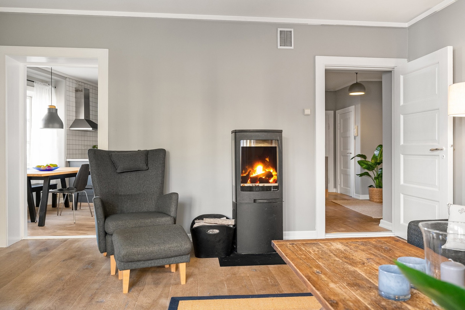 Dette er en romslig og innbydende 3-roms hjørneleilighet sentralt på St. Hanshaugen. Galleribilde