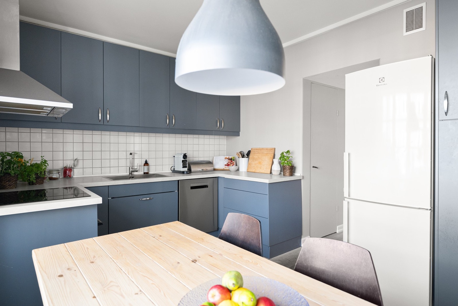 Kjøkkeninnredningen ble oppgradert i 2023. Galleribilde