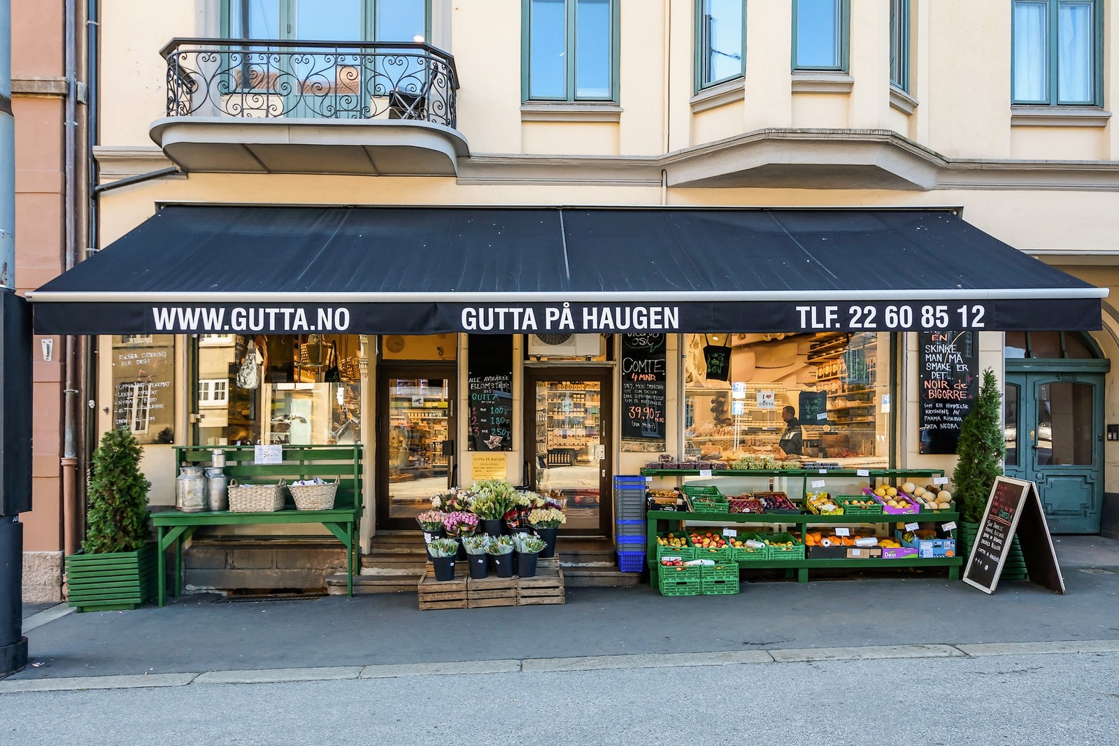 Området byr på en rekke spennende spesialbutikker, som blant annet Gutta på Haugen. Galleribilde