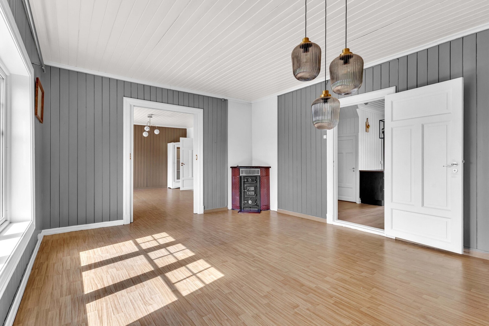 En vedovn i hjørnet sørger for ekstra varme og hygge på kalde dager. Galleribilde