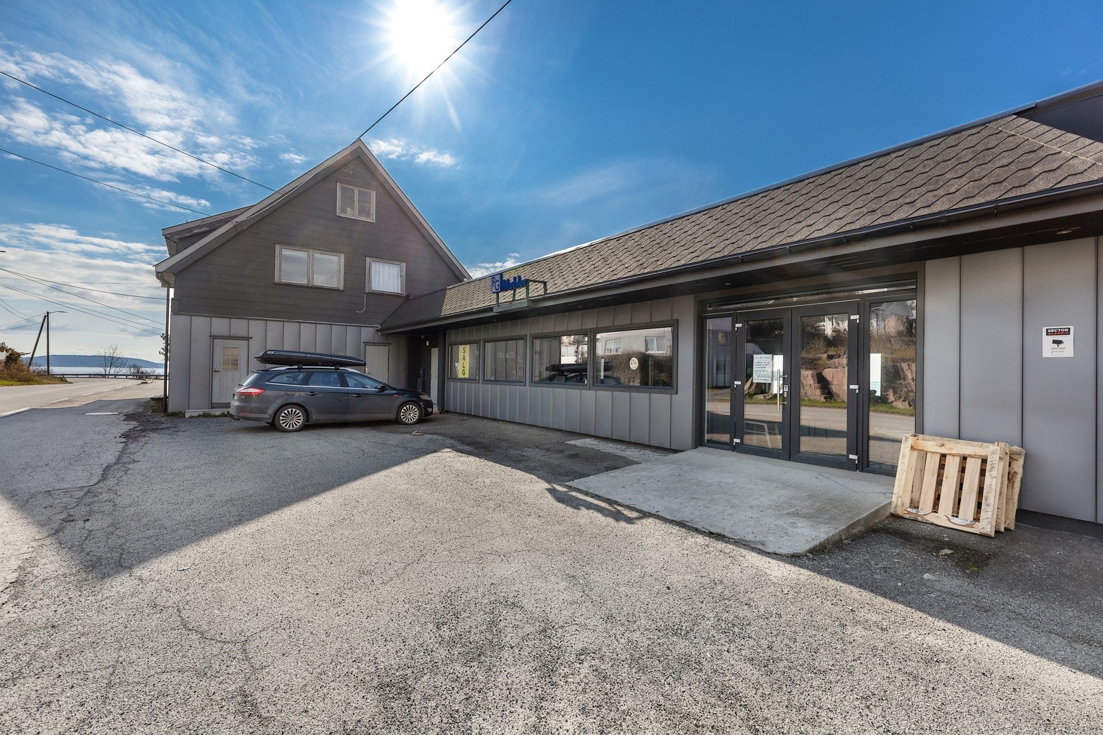 Fasader mot veien. Mange muligheter for bruk Galleribilde