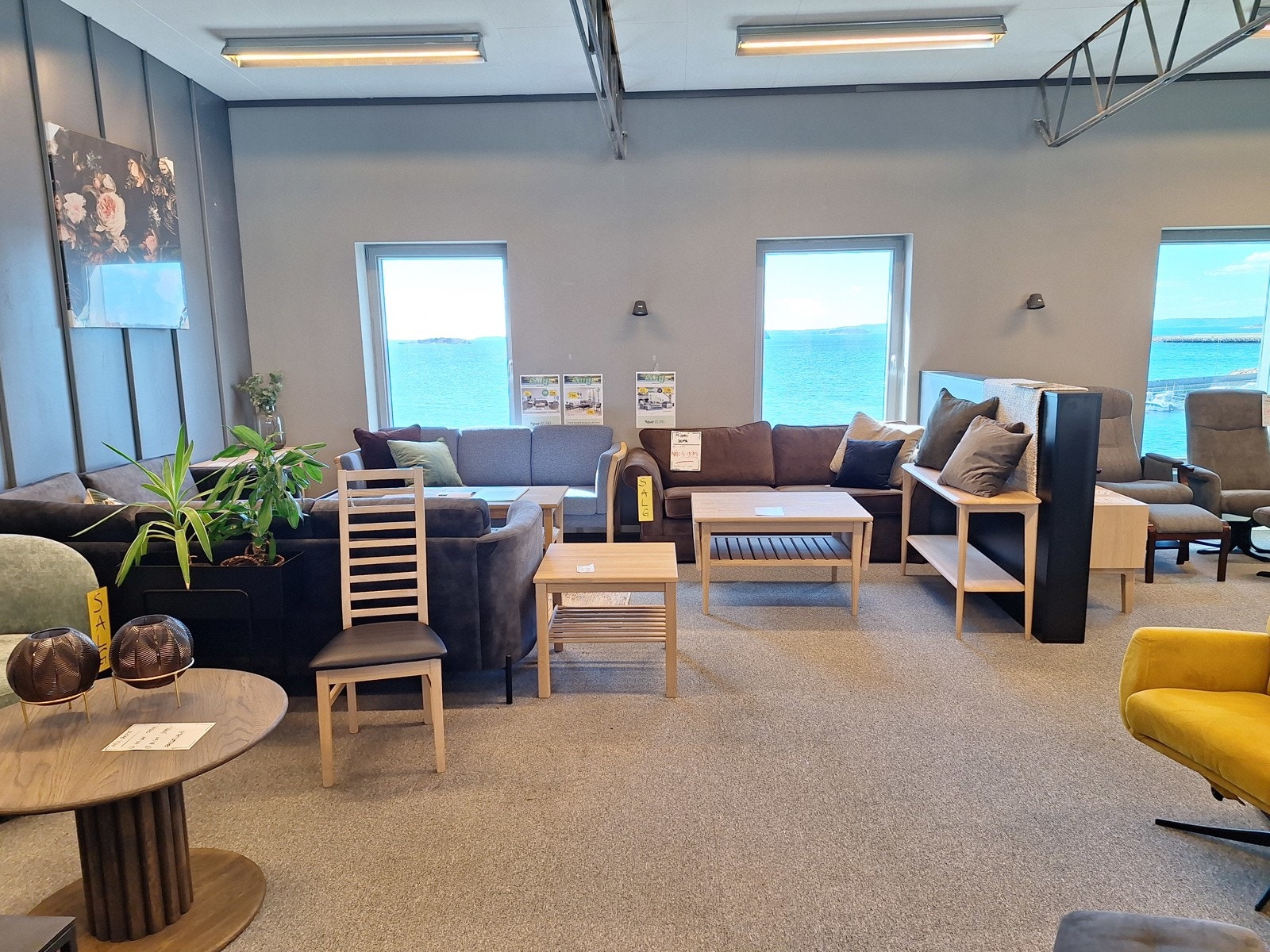 Bilder fra møbelbutikken Galleribilde