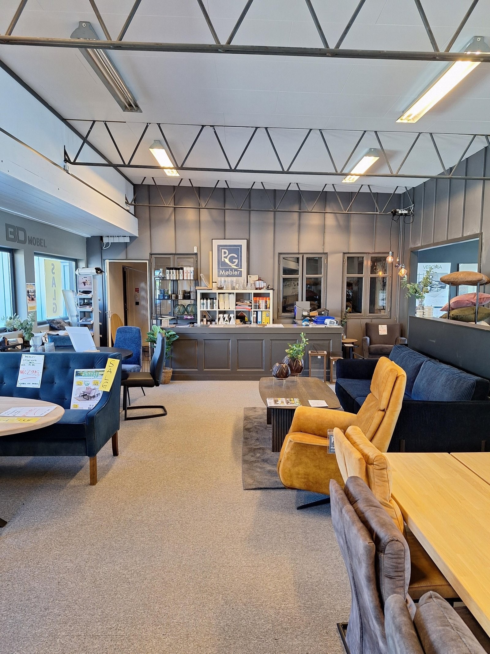 Bilder fra møbelbutikken Galleribilde