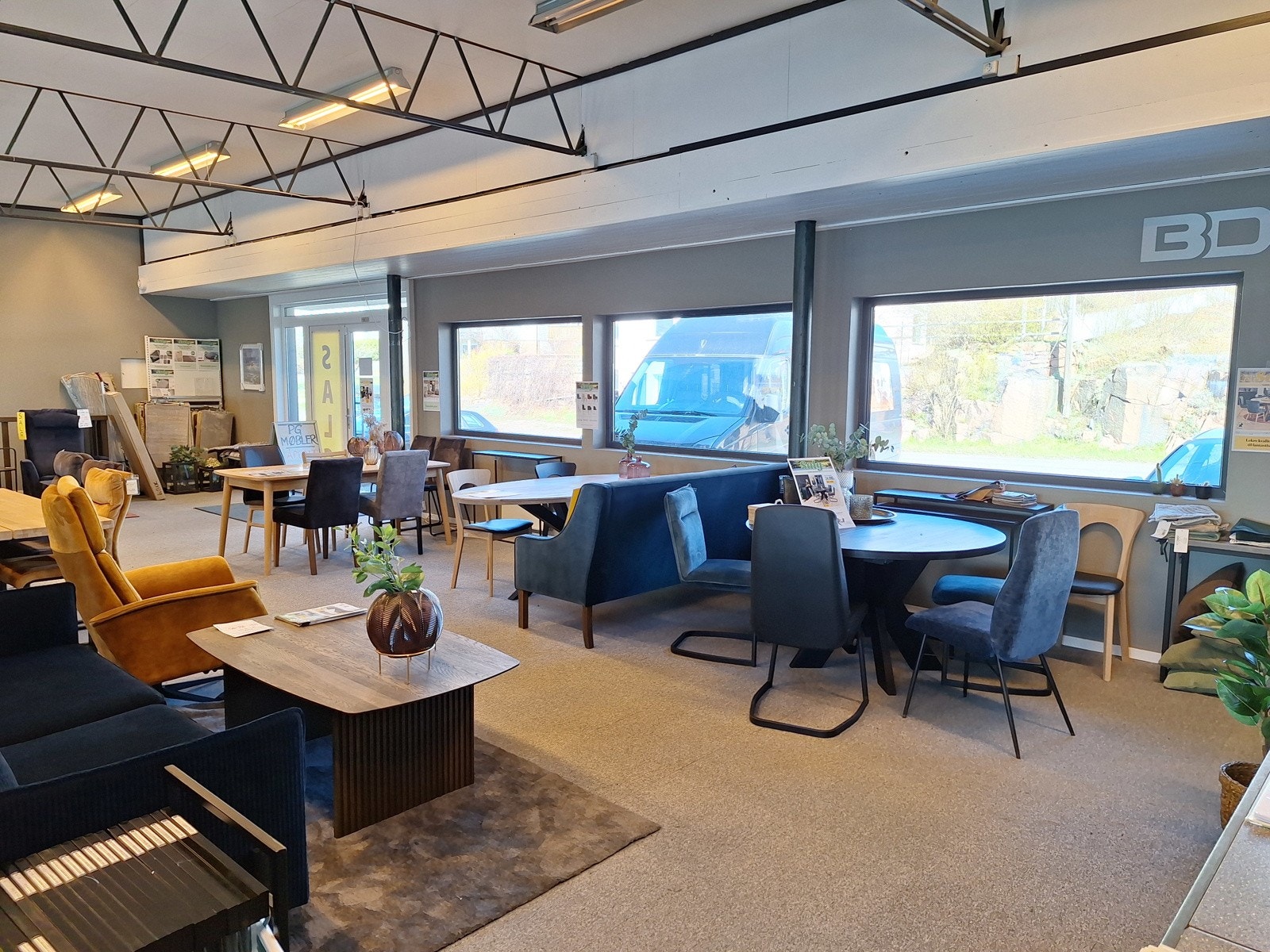 Bilder fra møbelbutikken Galleribilde