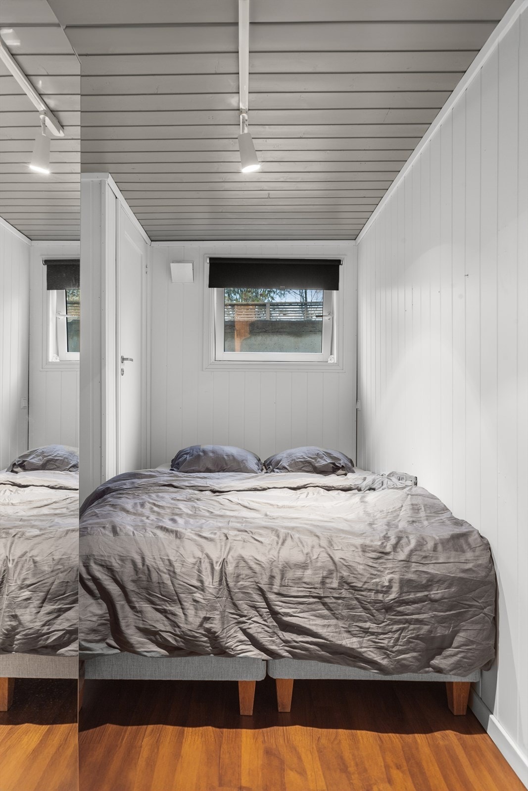 Innredet soverom i kjeller - Ikke godkjent Galleribilde