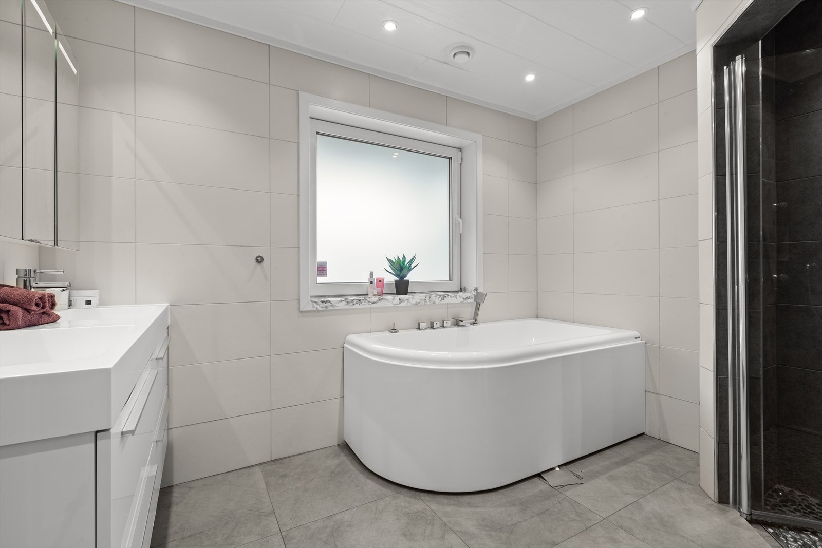 Badet i 1.etg. ble pusset opp i 2018 Galleribilde