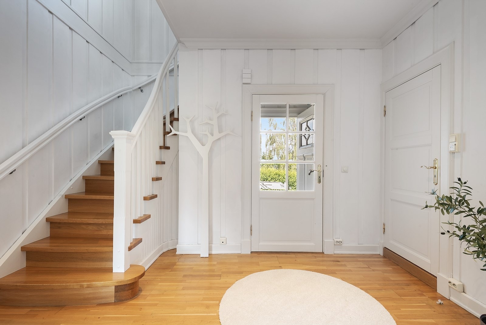 Trappegang i 1. etasje. Galleribilde