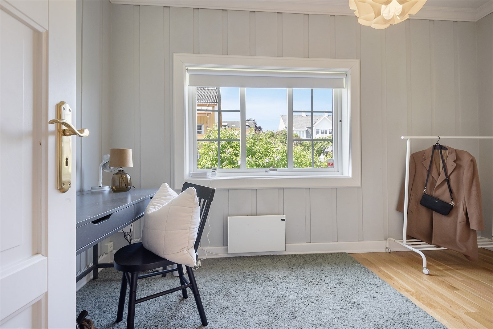 Soverom / kontorplass i 1. etasje. Galleribilde