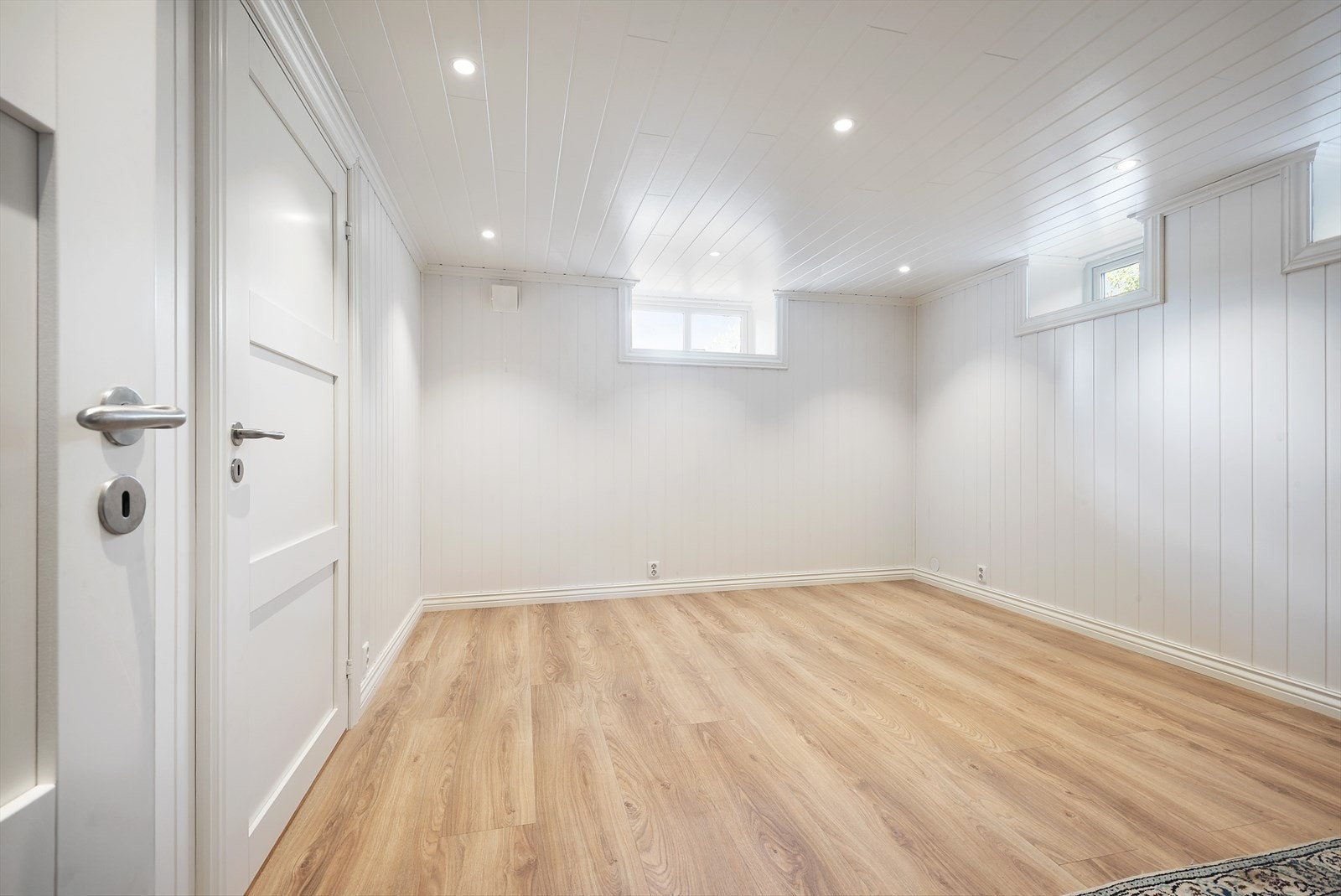 Soverom, større vindu vil bli satt inn. Galleribilde