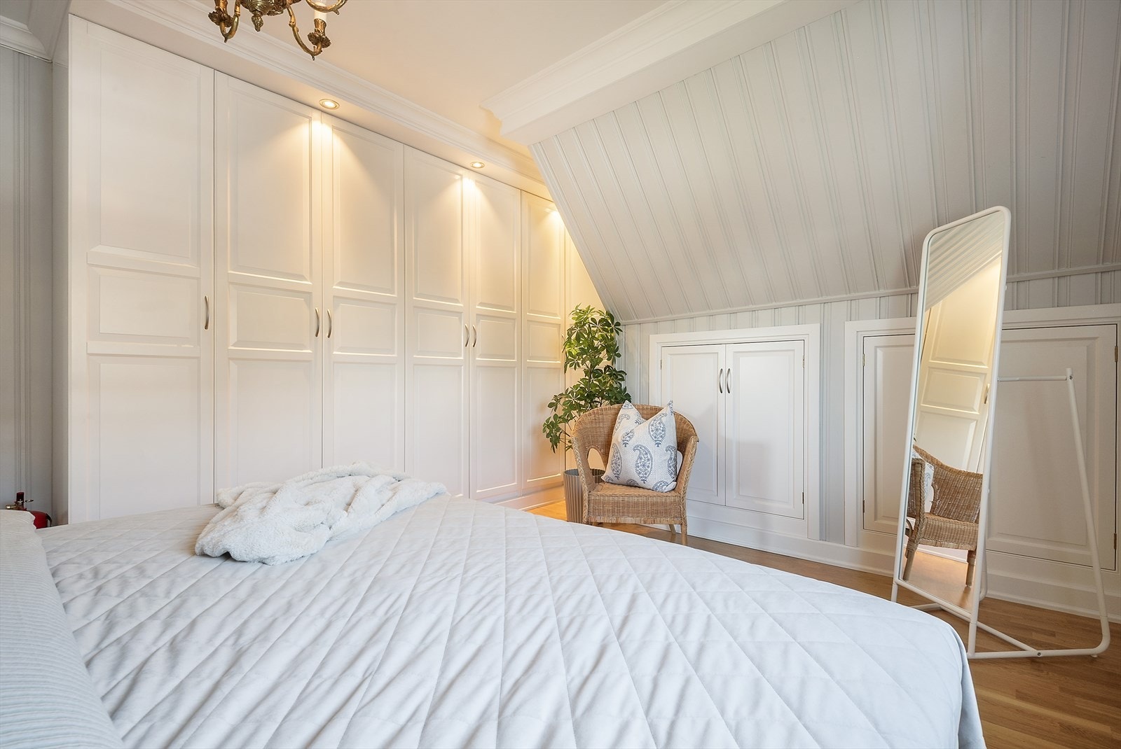 Godt med garderobeskap. Galleribilde