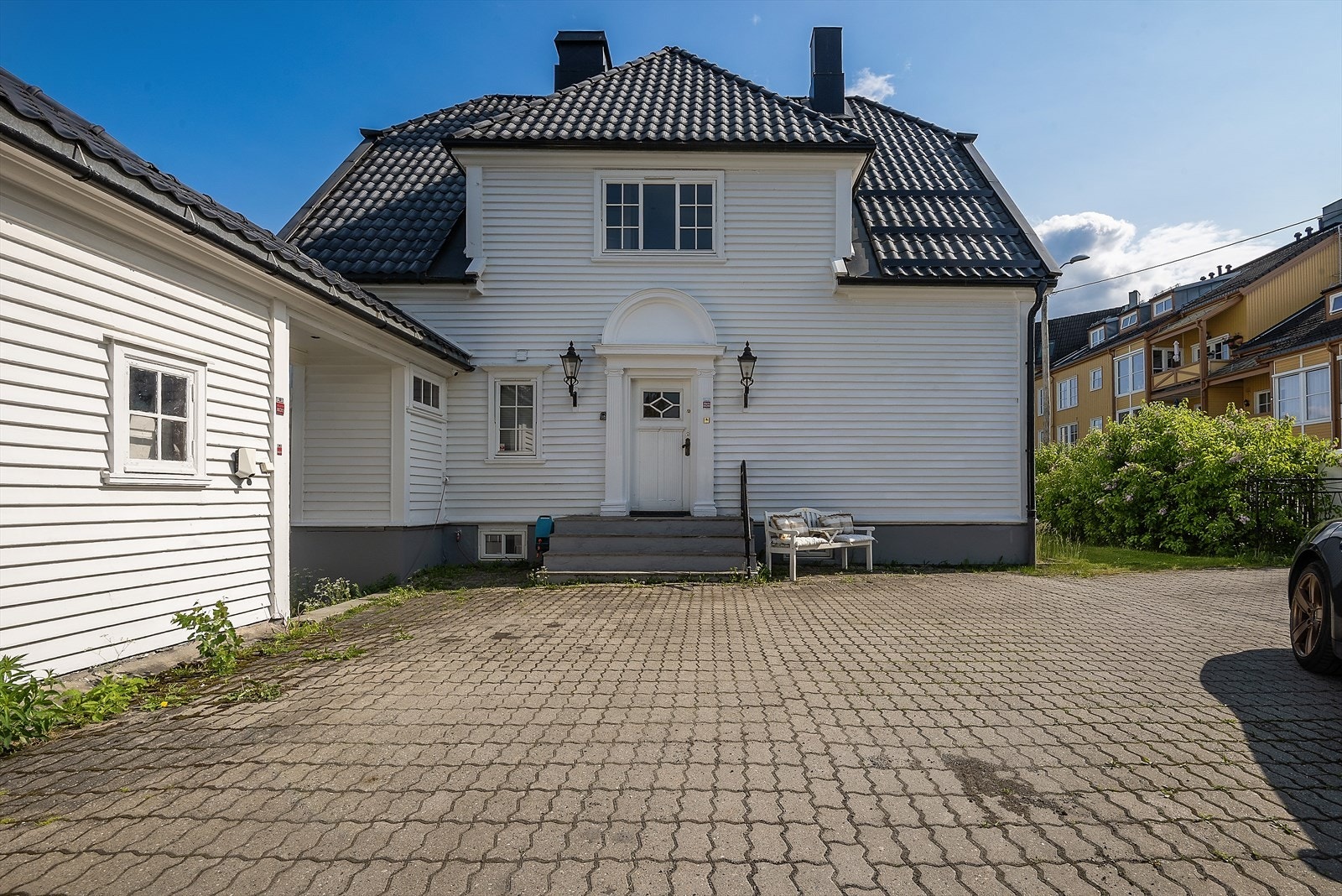 Mulighet til parkering foran boligen. Galleribilde