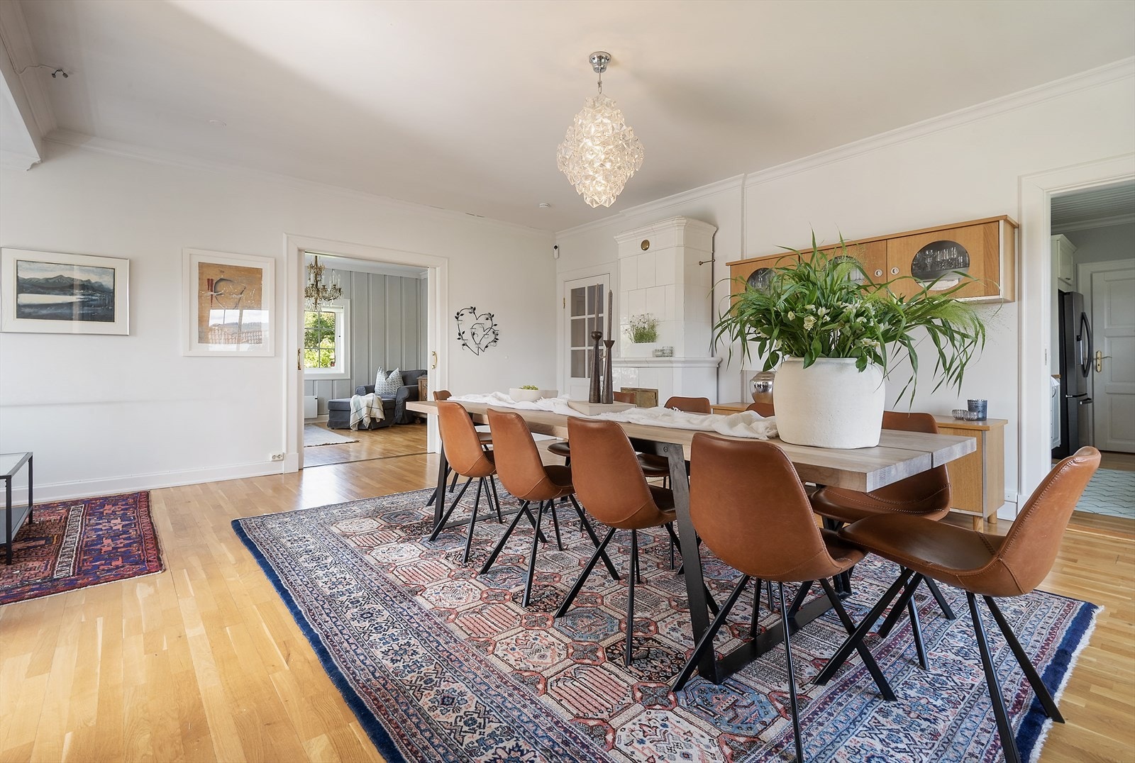 Samle familie og venner til et hyggelig måltid. Galleribilde