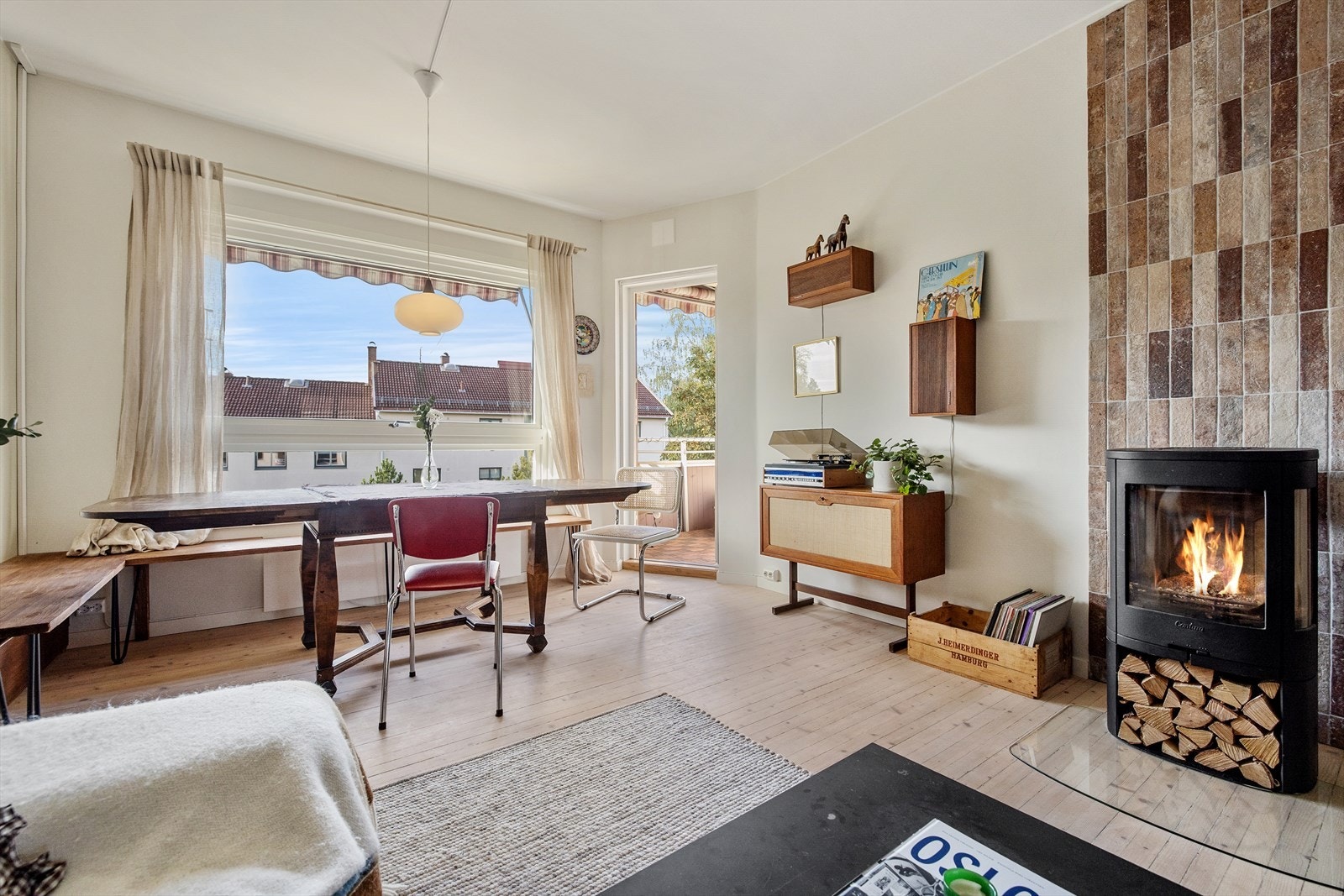 Leiligheten ble pusset opp i 2024, og fremstår gjennomført med god standard. Galleribilde