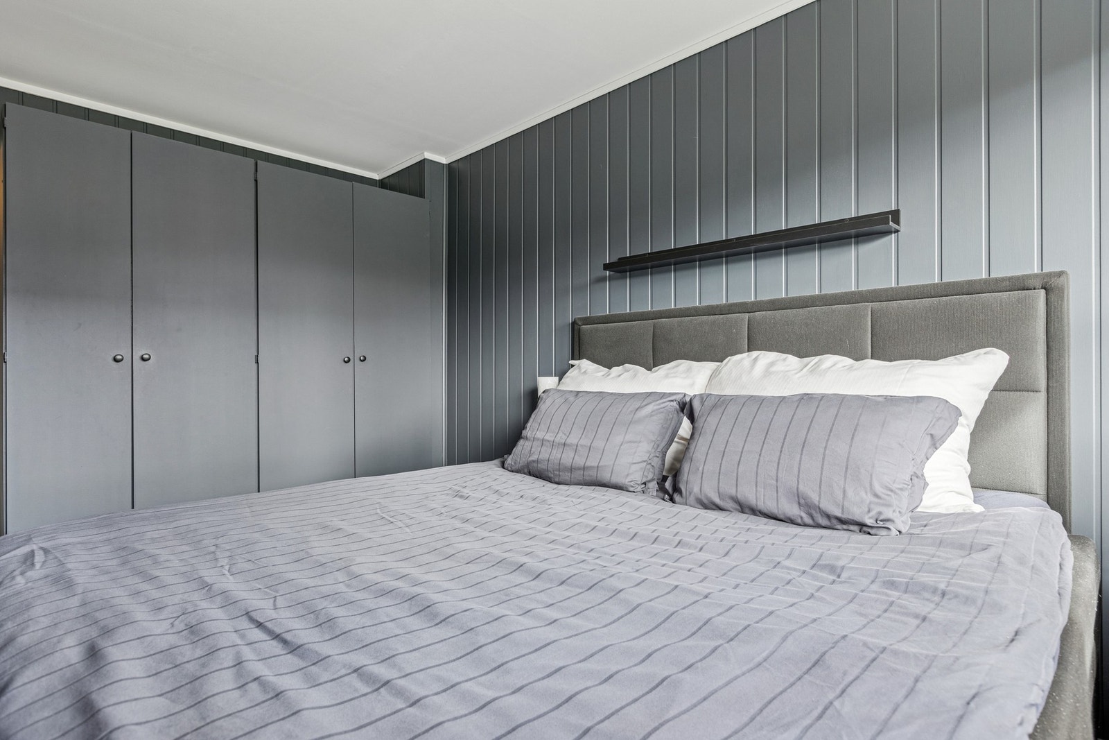 Det er også god plass til en stor garderobeløsning, som gir rikelig med lagringsplass. Galleribilde