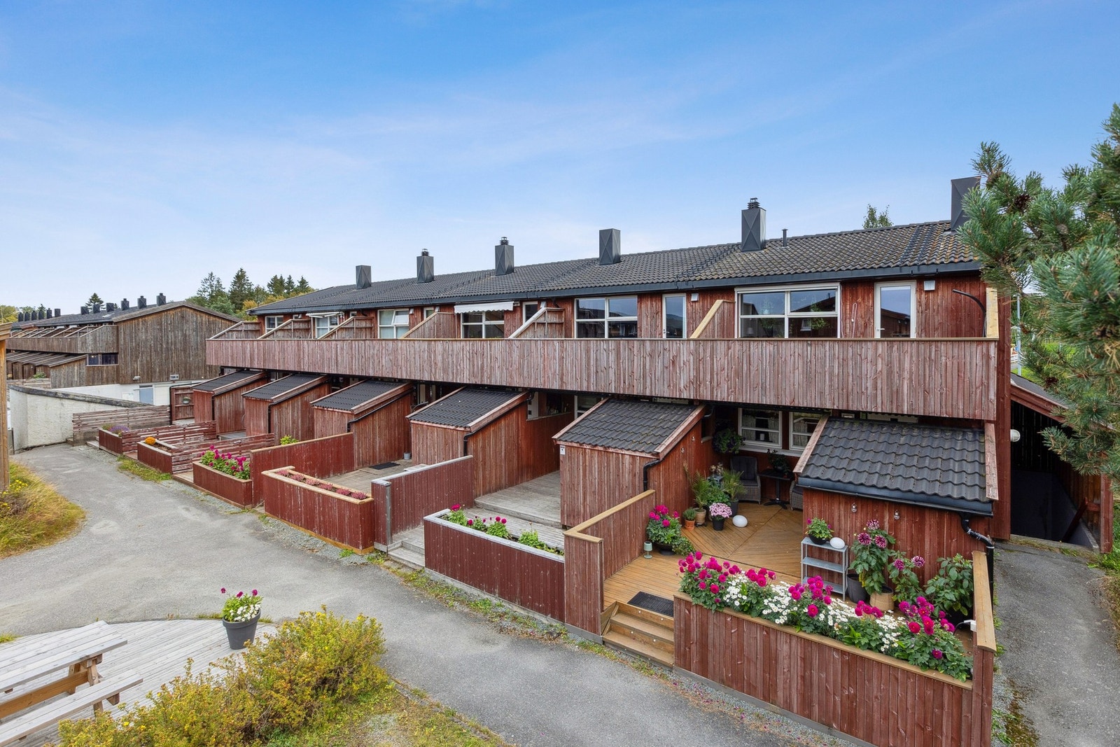 Lyst og innholdsrikt rekkehus med attraktiv beliggenhet i et populært boområde. Galleribilde