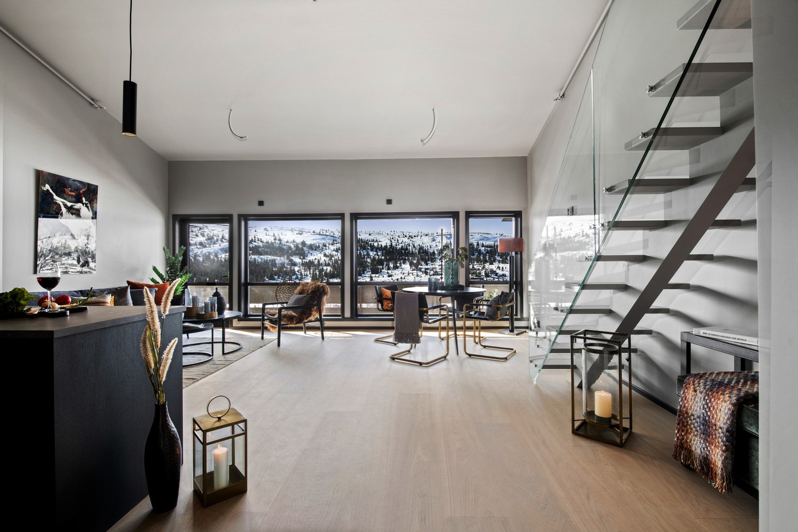 Privatmegleren ved Morten Liavaag har gleden av å presentere denne lekre leiligheten på Guriset! Galleribilde