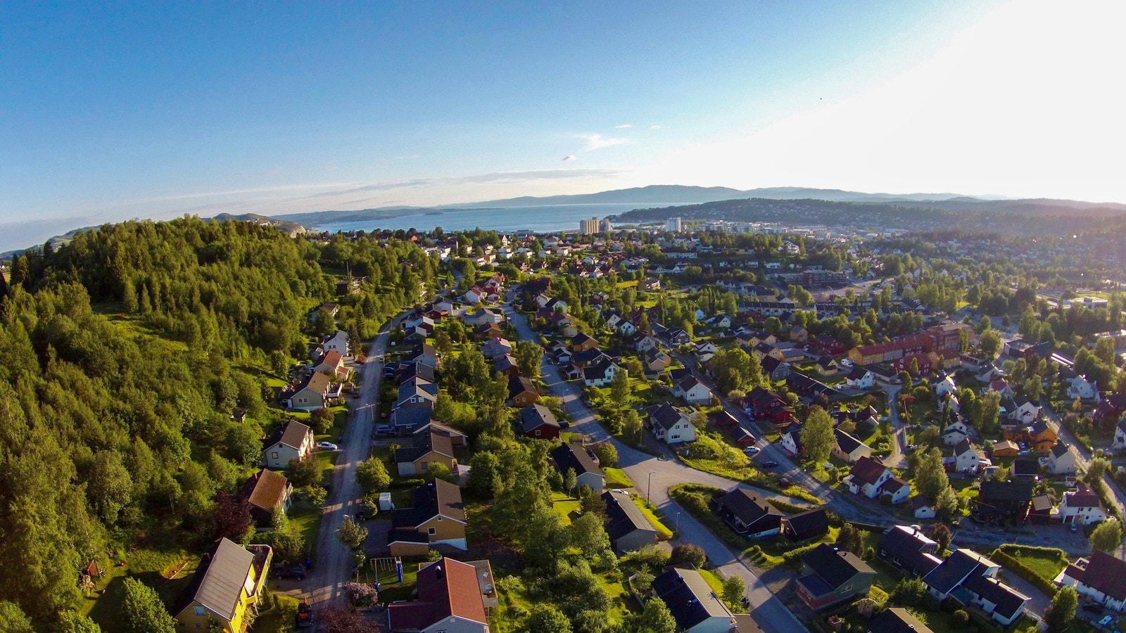 Her ser vi mot sør-vest omtrent rett opp fra tomta mot Steinkjer sentrum Galleribilde