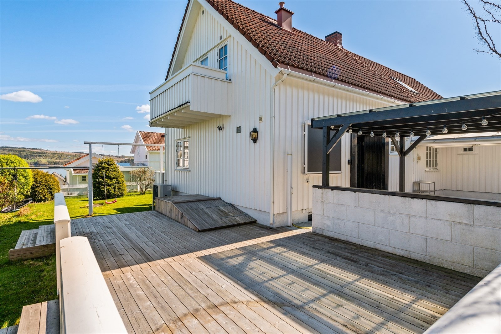 Platting med plass til sittegruppe. Galleribilde