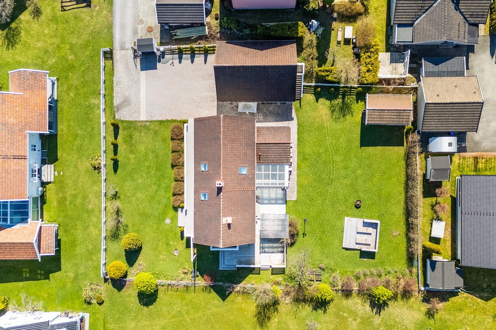 Dronefoto av eiendommen. Galleribilde