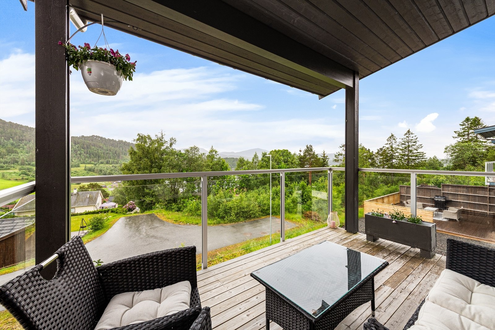 Balkong med tilkomst fra stue. Galleribilde