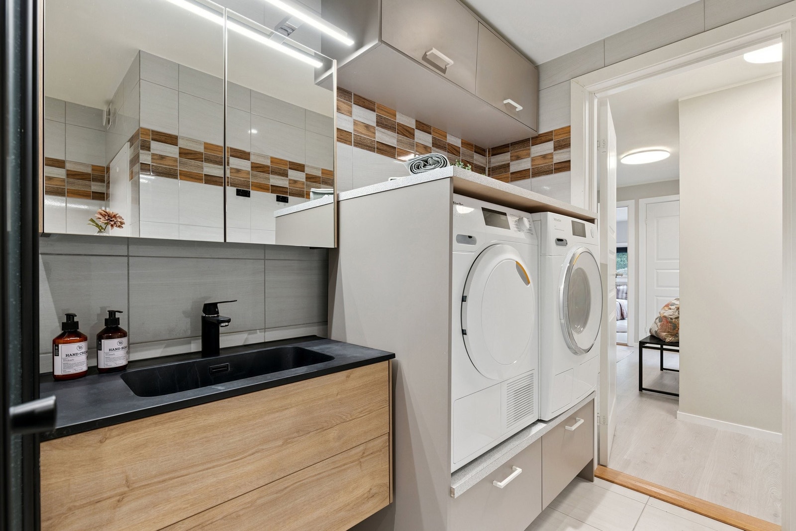 Skap til vask og tørk Galleribilde