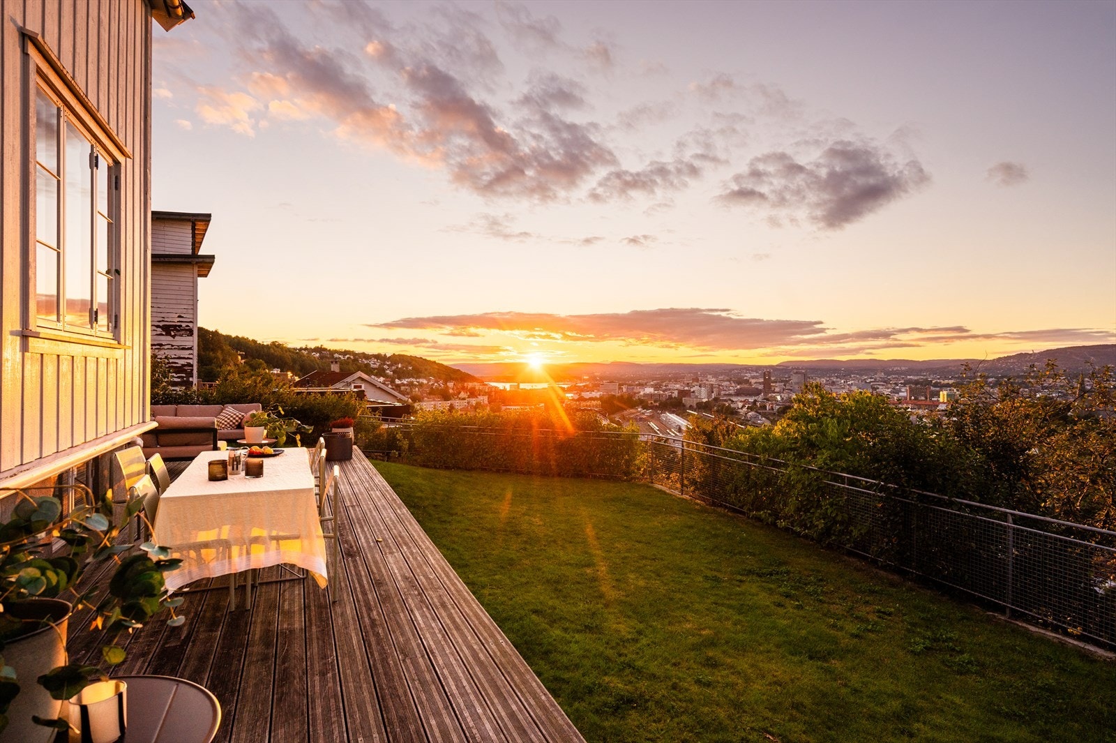 Her har du store uteområder med god plass til utemøbler. Galleribilde