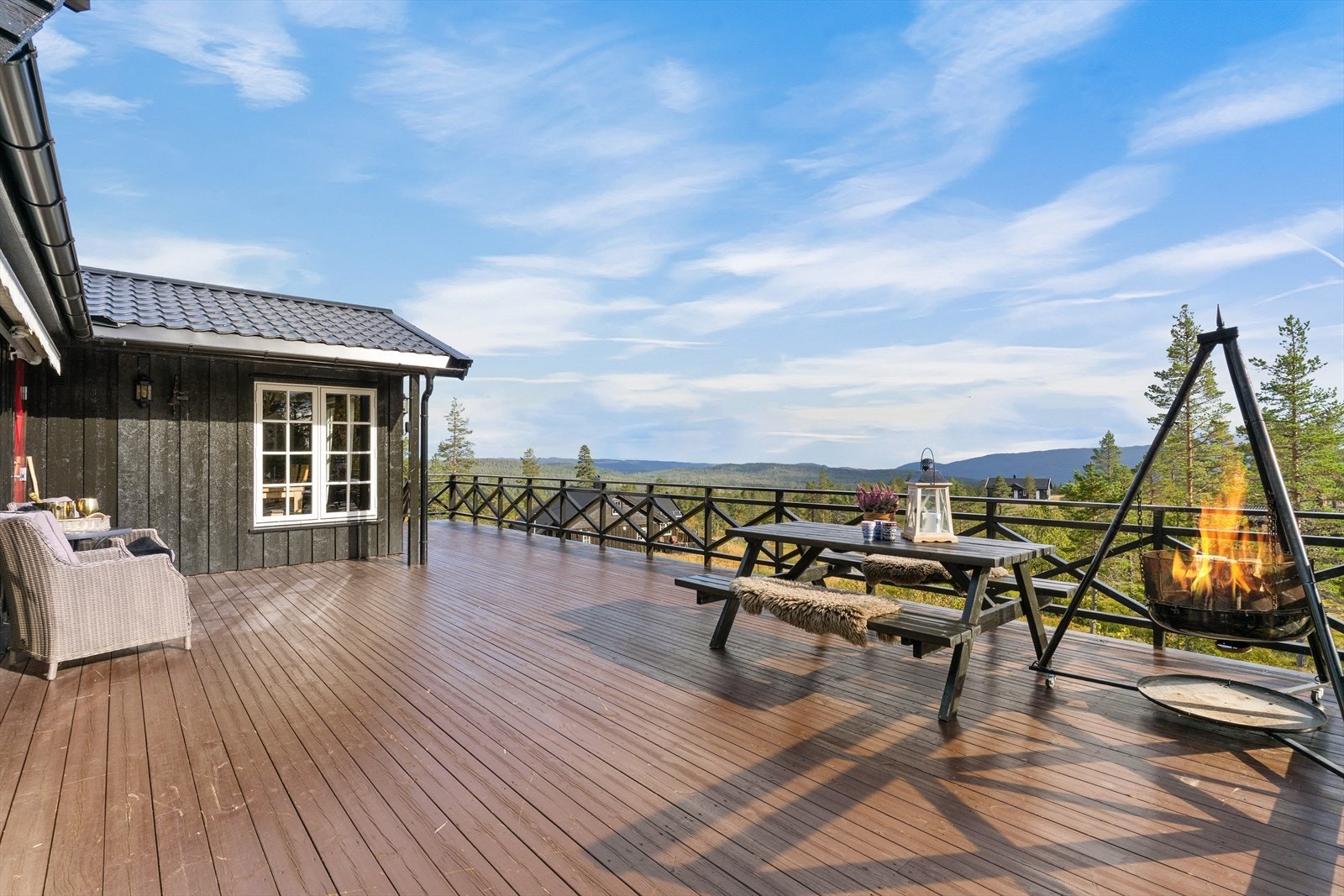 En herlig uteplass hvor alt ligger til rette for flotte dager ute. Galleribilde