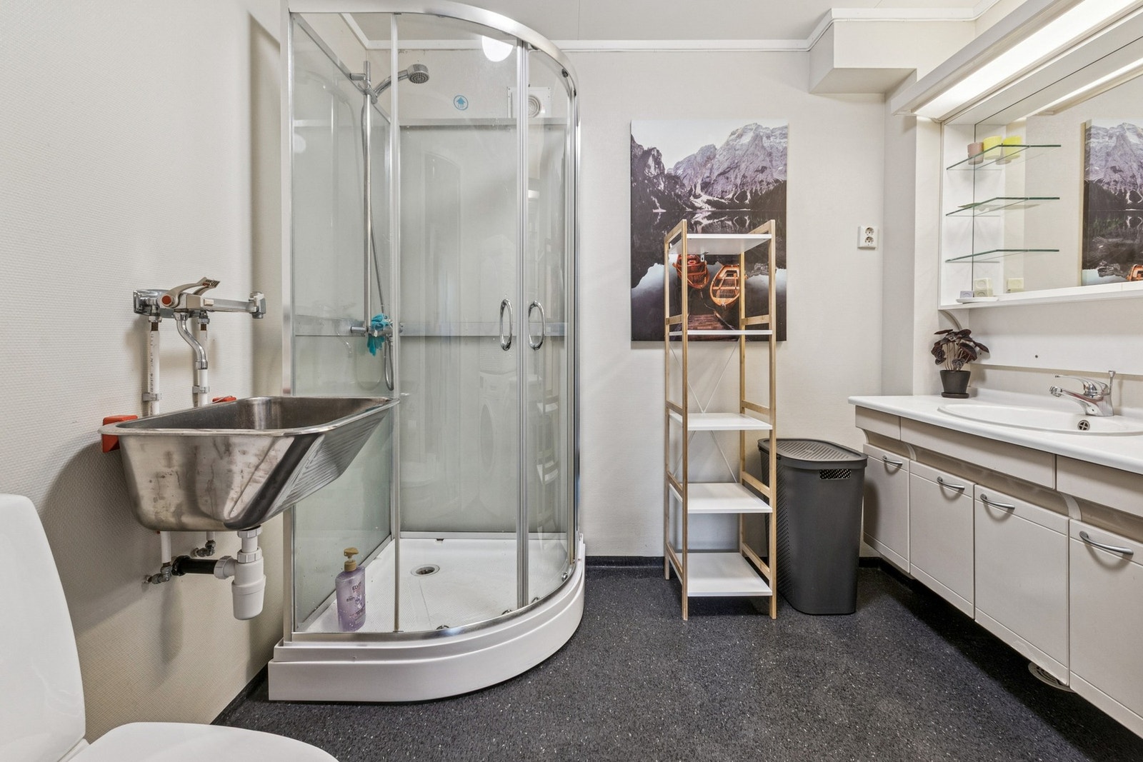 Badet i underetasjen. Galleribilde