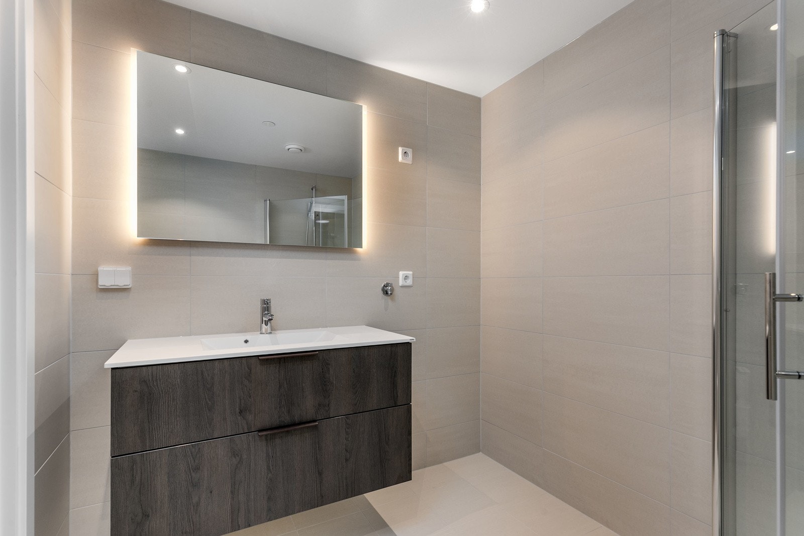 Lekker baderomsinnredning fra HTH av type Mood. Galleribilde