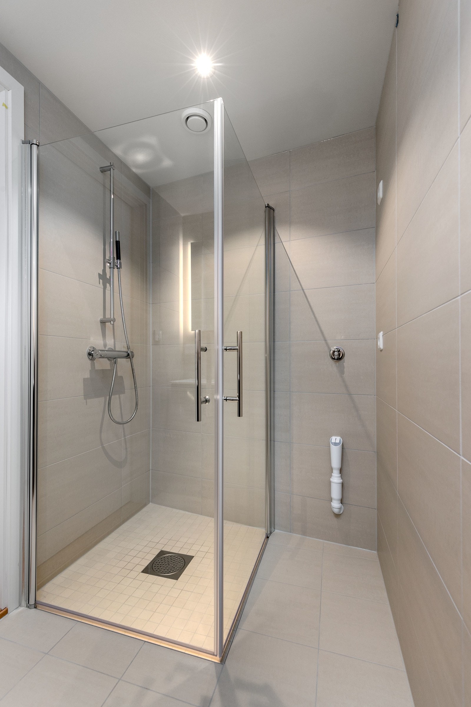 Bad 2 i tilknytning til soverom 1 Galleribilde