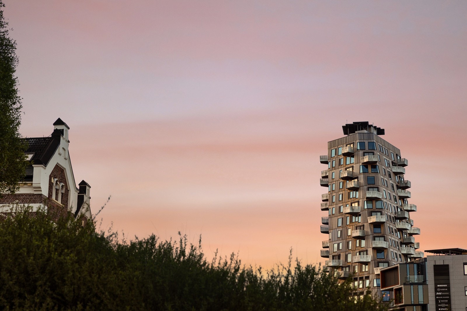 Beliggenheten kombinerer det å være sen trums nær i et urbant område, samtidig som du er tett på marka og grønne lunger. Galleribilde