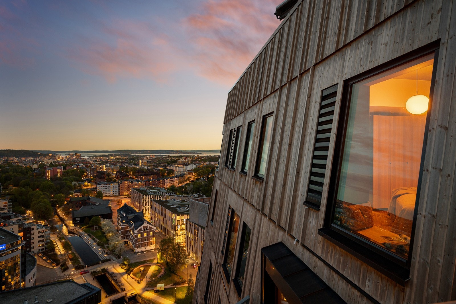 Velkommen til Gullhaug Torg 2C, presentert av Anders Wekre ved EIE eiendomsmegling. Galleribilde