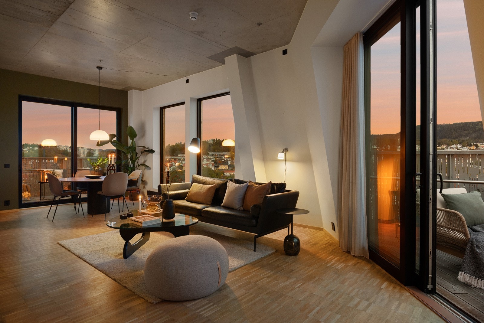 Leiligheten er oppført med nyskapende teknologi og bærekraftige løsninger. Galleribilde