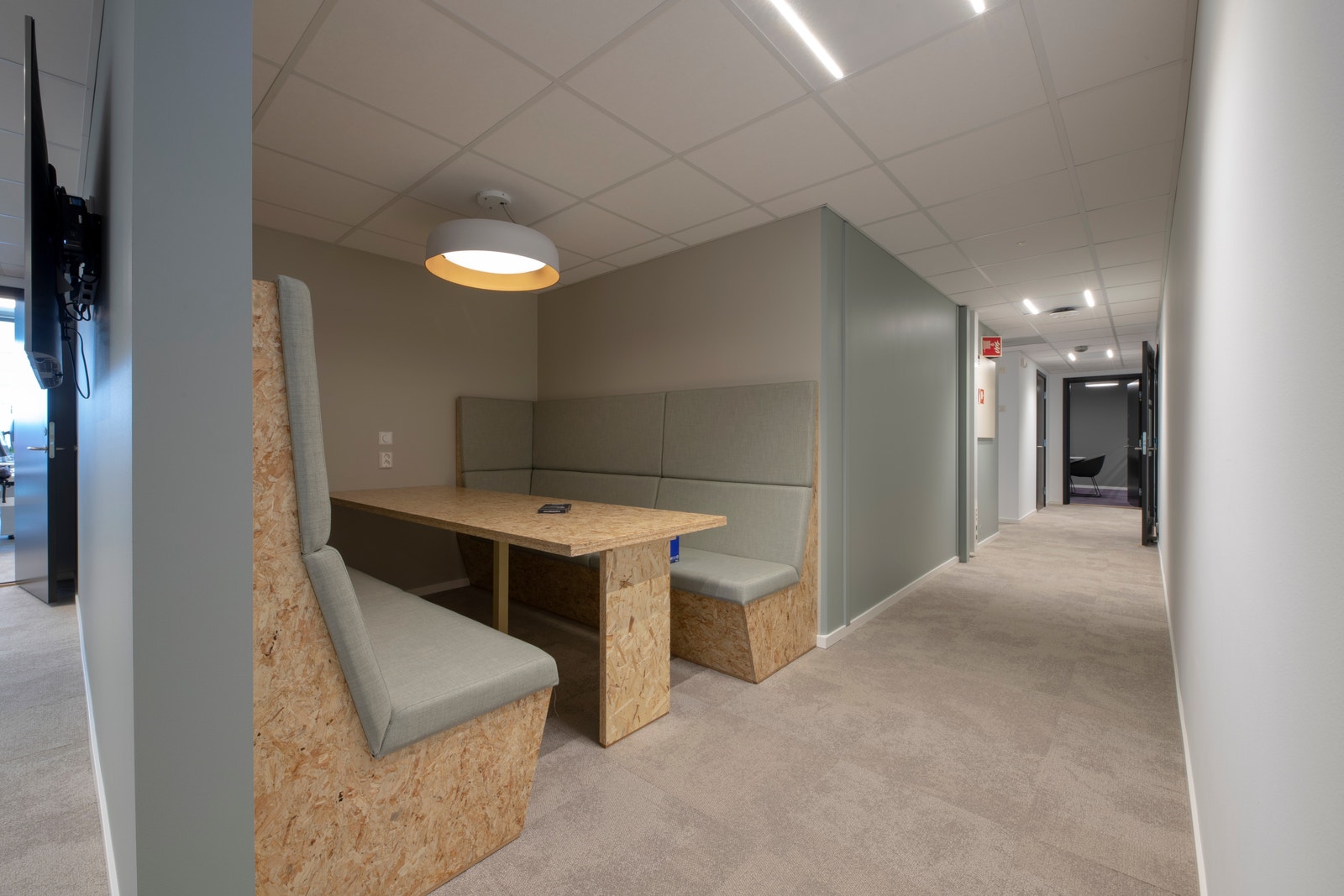 Bilder fra 2. etg - Oppusset lokale for leietaker. Galleribilde