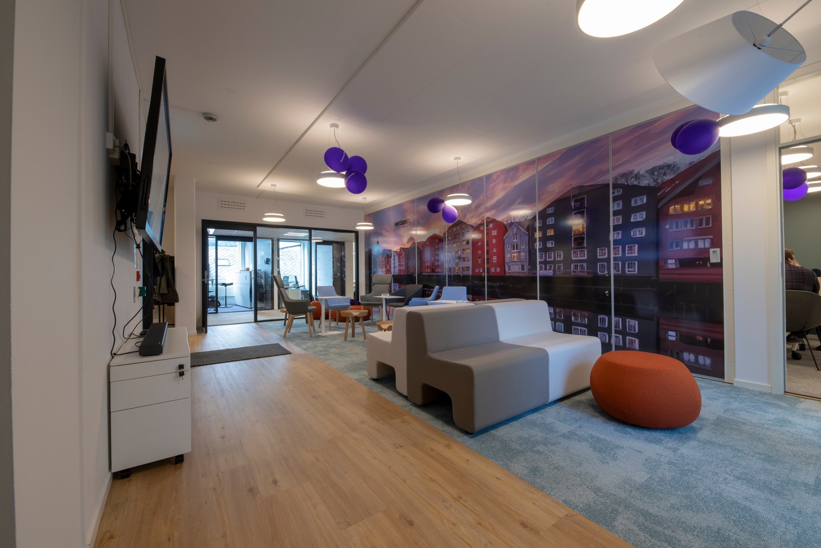 Bilder fra 2. etg - Oppusset lokale for leietaker. Galleribilde