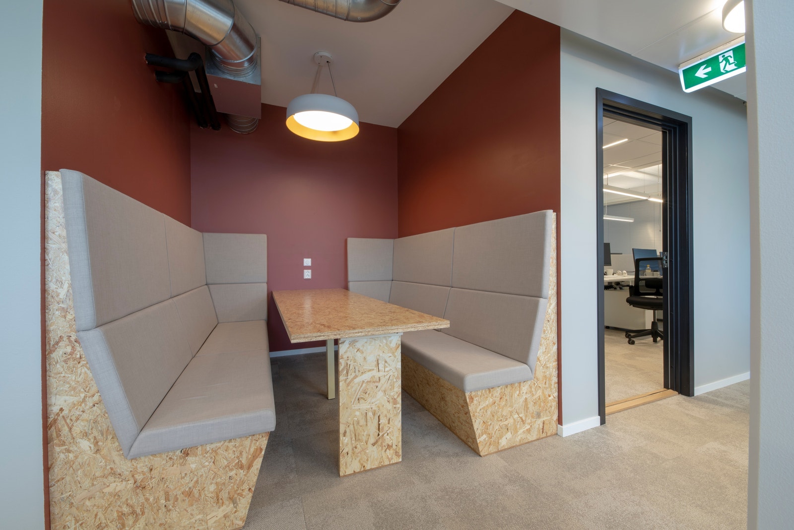 Bilder fra 2. etg - Oppusset lokale for leietaker. Galleribilde