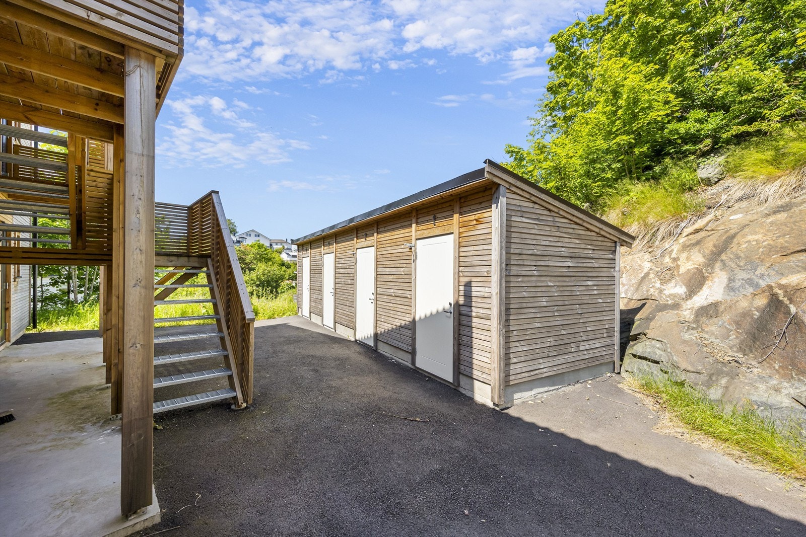Hver leilighet har en tilhørende utvendig bod Galleribilde