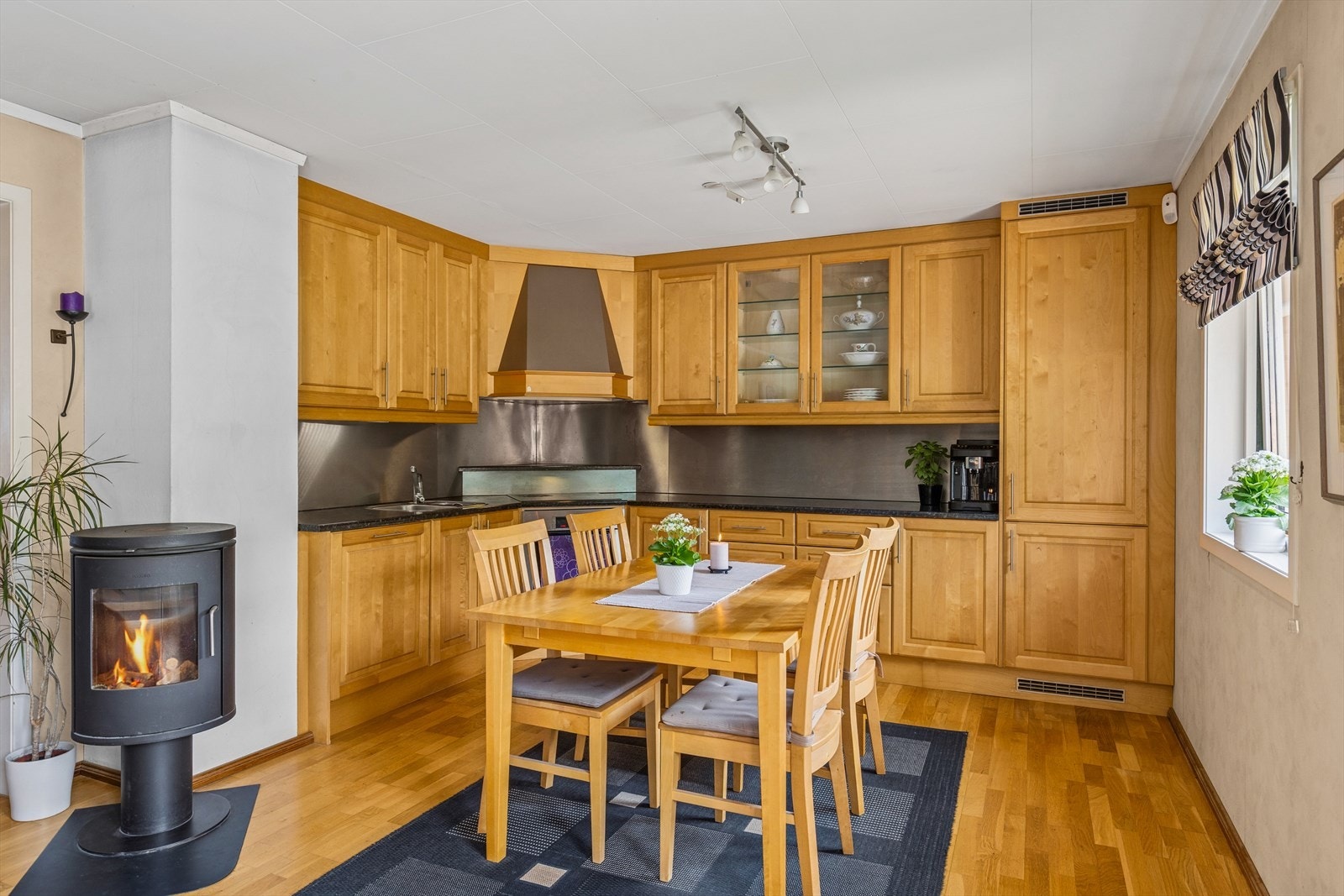 Vedovn i senter av etasjen. Galleribilde