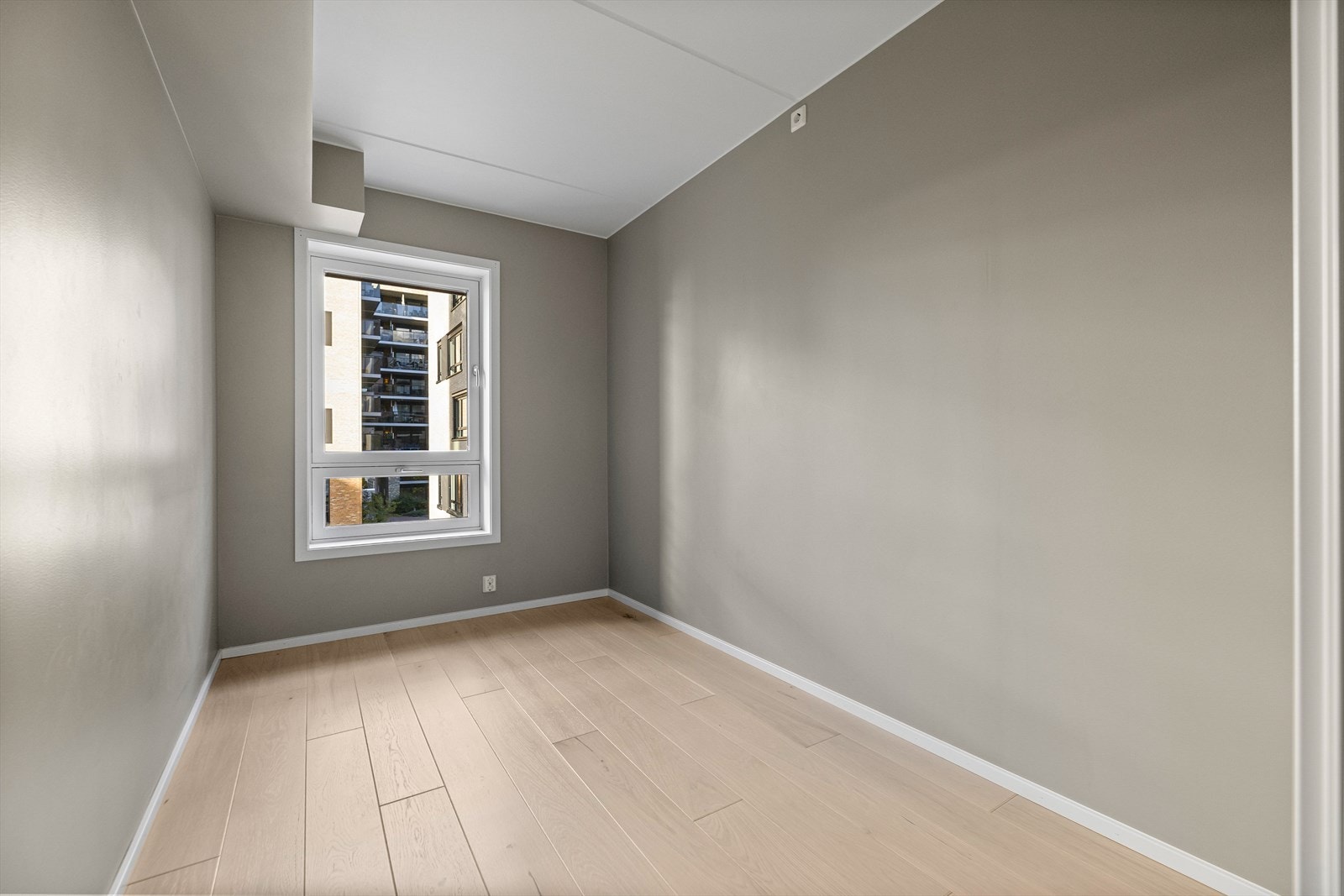 Soverom 2 passer utmerket som barnerom, gjesterom eller kontor Galleribilde