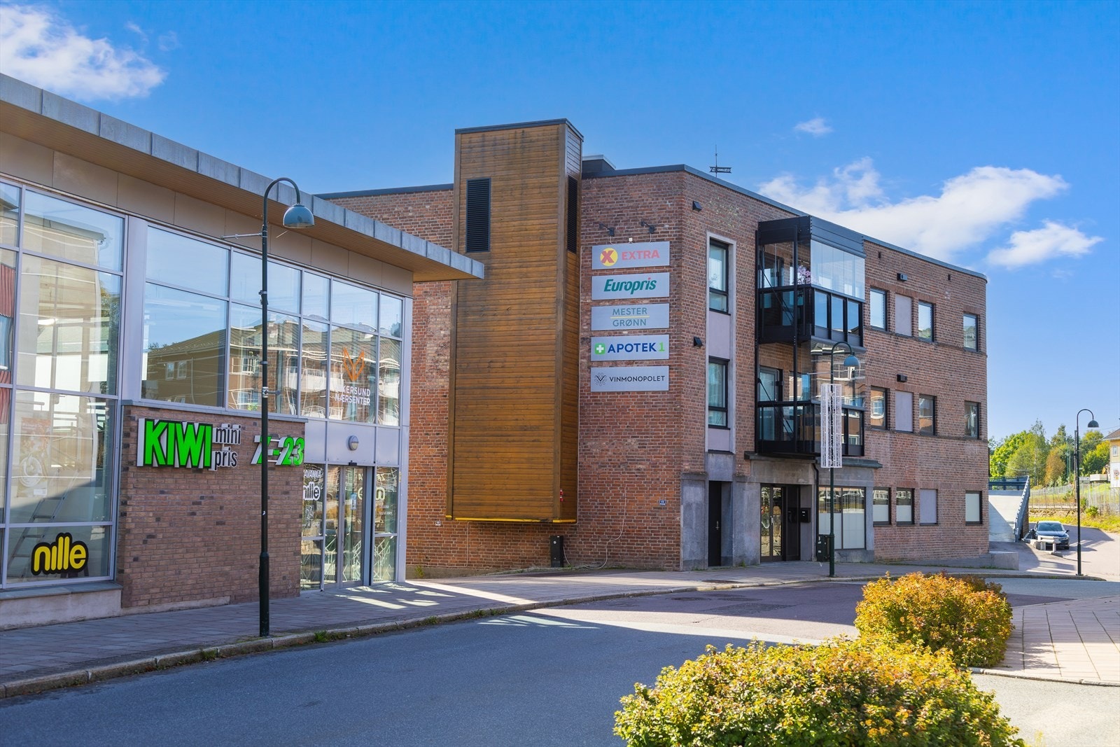 Kiwi er nærmeste dagligvarebutikk, kun 3 minutters gangavstand fra boligen. Galleribilde