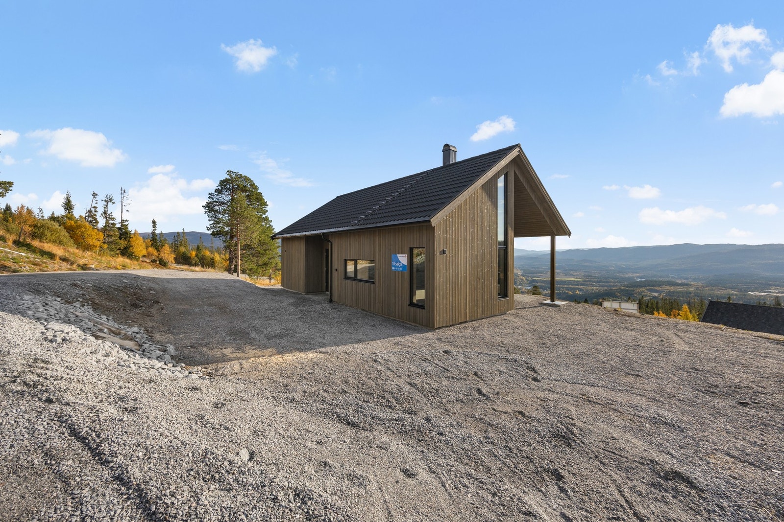 Parkering på singelbelagt gårdsplass Galleribilde