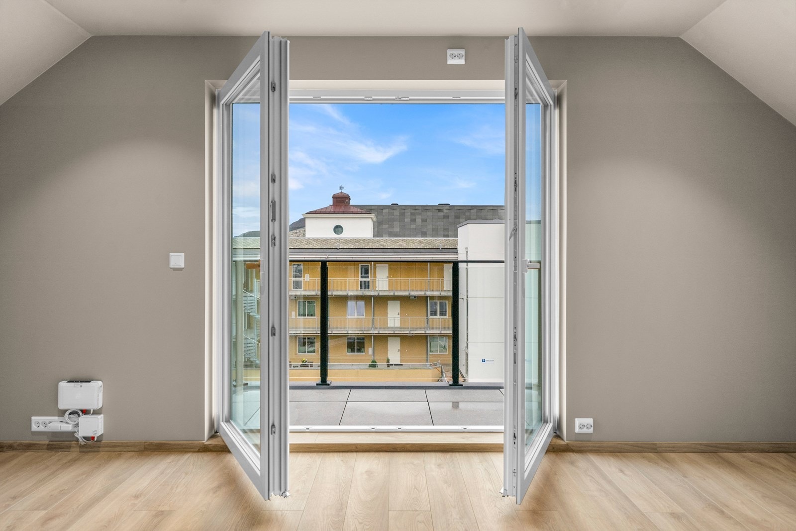 Stuen har utgang til balkong Galleribilde