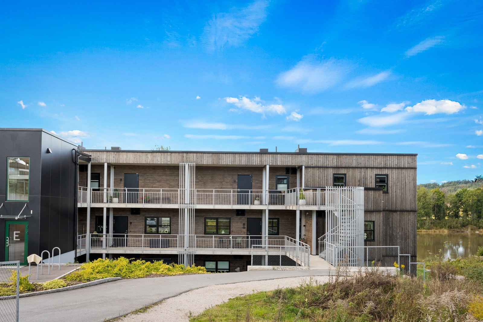 Fin beliggenhet innerst i blindvei. Galleribilde