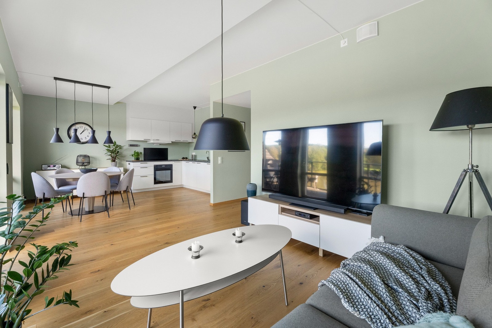 En vestvendt, moderne leilighet oppført i 2022. Galleribilde